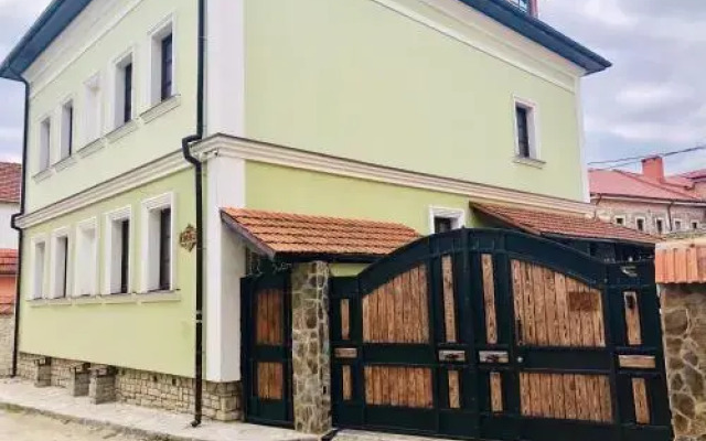 Mini Hotel in Old Town Каменец-Подольский вид на фасад