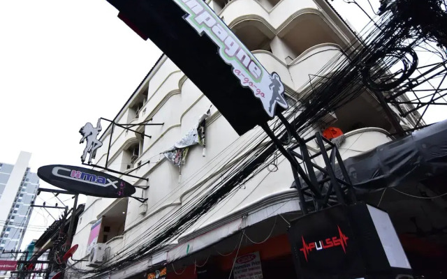 Climax Hotel вид на фасад