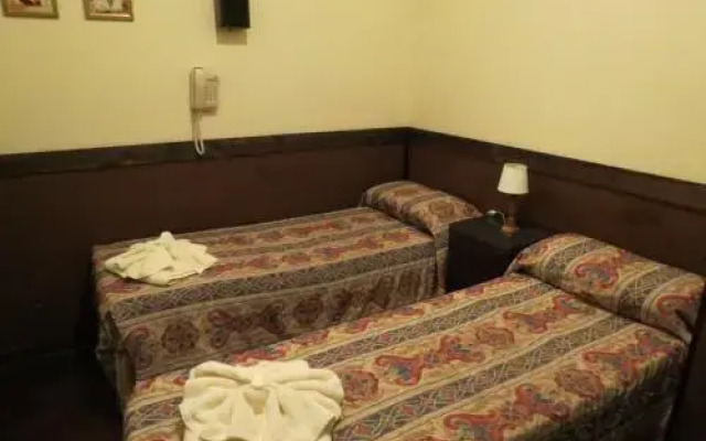 Hotel Raglan