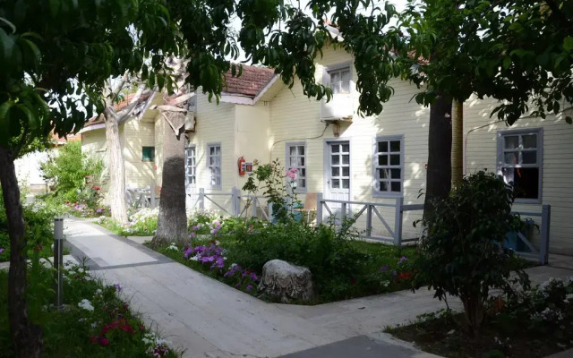 Andiz Beach Hotel вид на фасад