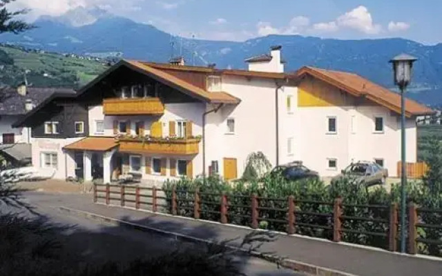 Hotel Ultenerhof Лагундо вид на фасад