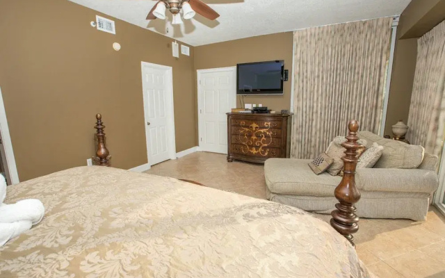 Oceania 204 3 Bedroom Condo by RedAwning