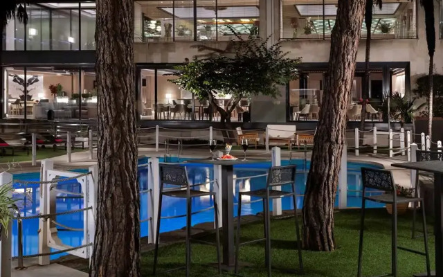 Отель The Level at Melia Castilla вид на фасад