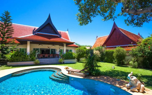 Отель La Romanee Infinity Villa by Jetta