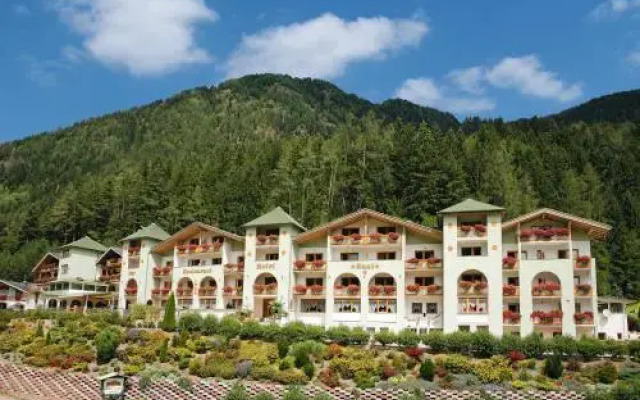 Hotel Saxl Кампо-ди-Тренс вид на фасад