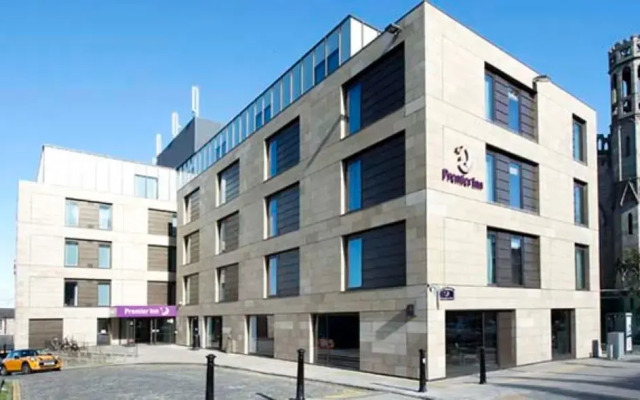Отель Premier Inn Edinburgh City York Place Великобритания, Эдинбург - отзывы, цены и фото номеров - забронировать отель Premier Inn Edinburgh City York Place онлайн вид на фасад