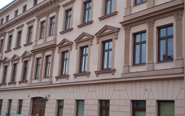 Апартаменты Apartments u Staropramenu вид на фасад