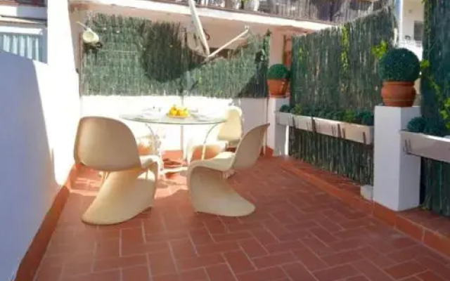 Apart In The Center With Terrace