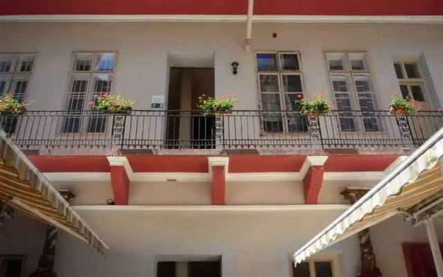 Feher Pava Restaurant And Hostel вид на фасад