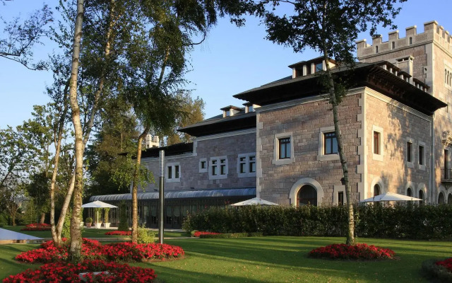 Отель Castillo Del Bosque La Zoreda