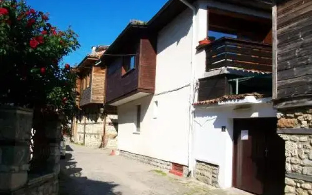 Отель Guest House Lilly Несебр вид на фасад