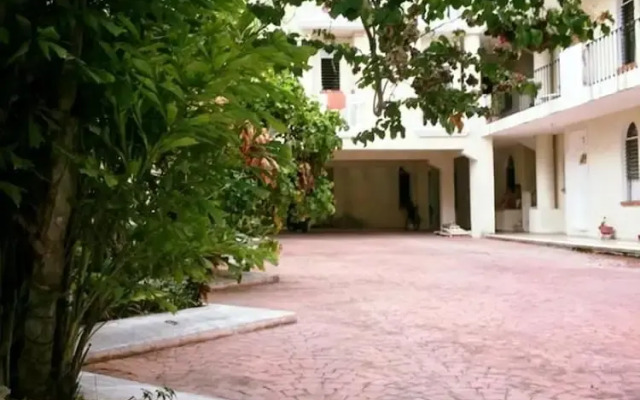 Villas Alamos Hotel Apart Плая-дель-Кармен вид на фасад