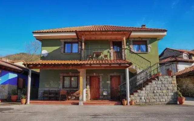 Отель Las Casinas De Angel Онис вид на фасад
