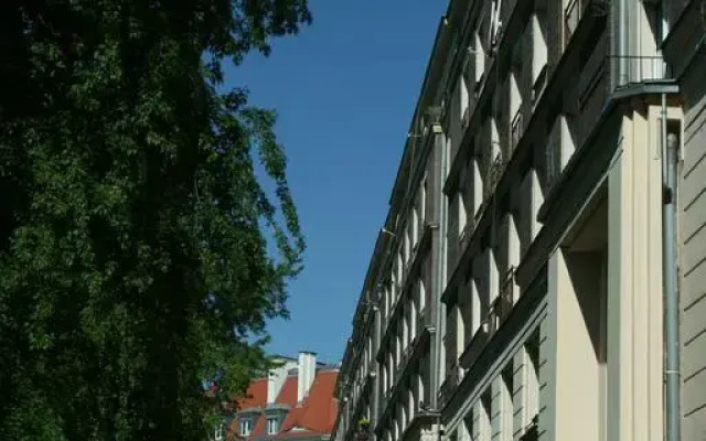 Globetrotter Hostel вид на фасад