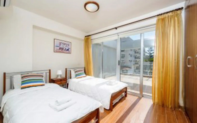 Апартаменты Mike & Lenos Tsoukkas Seaview Apartments комната для гостей