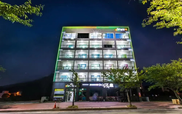 Yeosu Haetteurak Pension