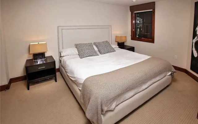 Ritz Carlton Vail #4 4 Br Condo
