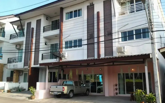 Отель Baan Chorn Thong Таиланд, Краби - отзывы, цены и фото номеров - забронировать отель Baan Chorn Thong онлайн вид на фасад