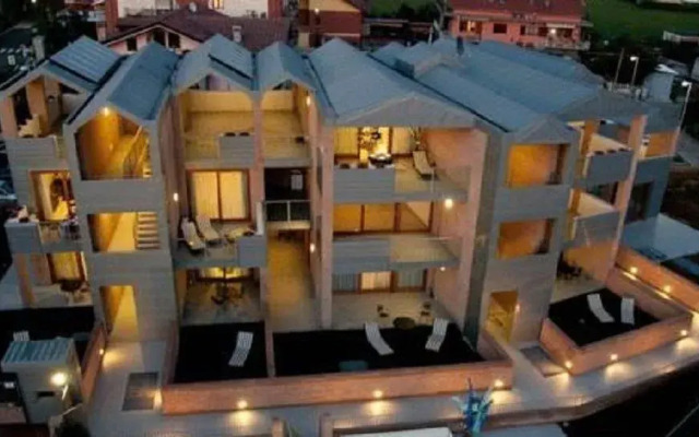Отель Green della Reggia Residence Робассомеро вид на фасад