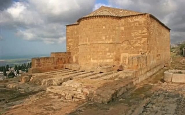 Отель La Reggia degli Dei Агридженто вид на фасад