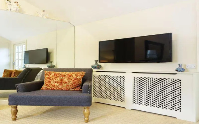 Отель Veeve Cottage St Albans Grove Kensington комната для гостей