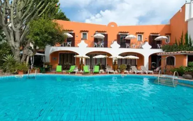 Hotel Aragonese вид на фасад