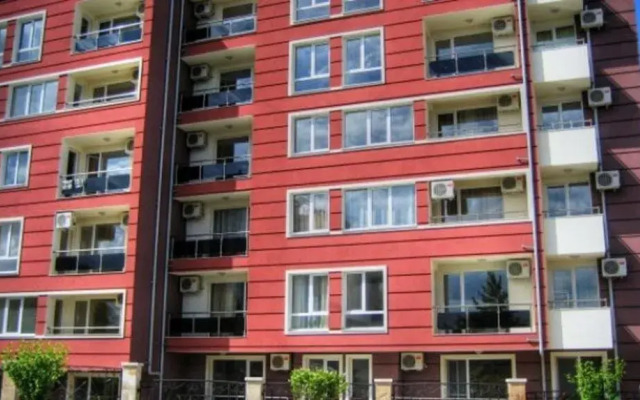 Апартаменты Ravda Apartments Равда вид на фасад