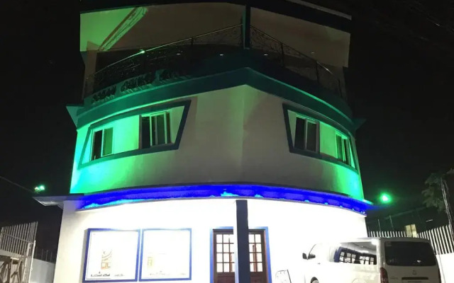 Отель Ocean Cruise Hotel Филиппины, Лапу-Лапу - отзывы, цены и фото номеров - забронировать отель Ocean Cruise Hotel онлайн вид на фасад