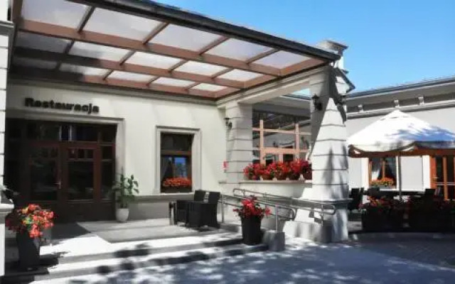Willa Impresja Hotel i Restauracja вид на фасад