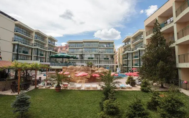 Sunny Day Club Hotel