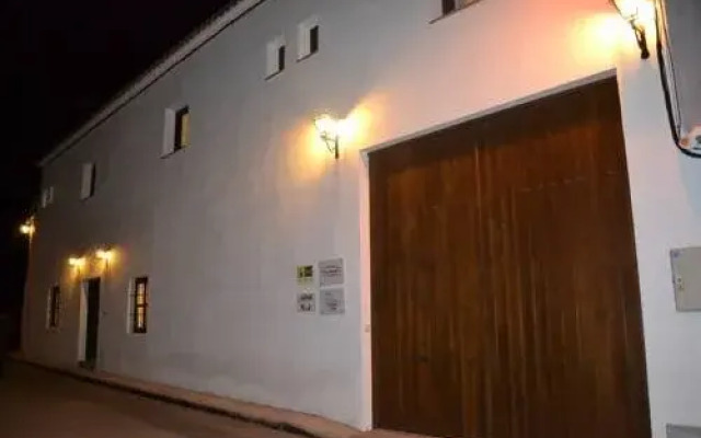 Отель Los Corrales вид на фасад
