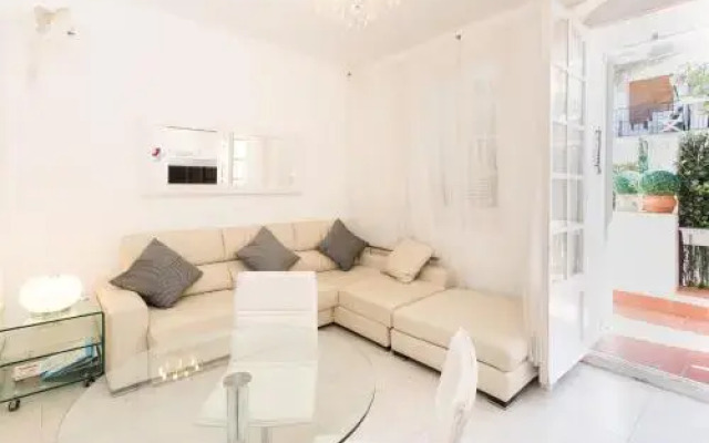 Apart In The Center With Terrace