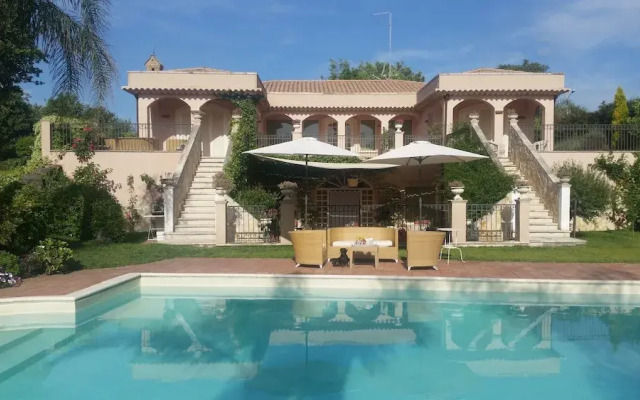 Отель My Home in Sicily Виагранде вид на фасад