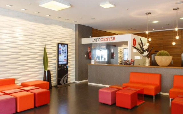 Expo Hotel Barcelona интерьер отеля
