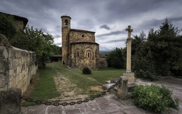Отель Centro de Turismo Rural La Coruja del Ebro вид на фасад