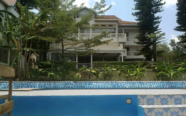 Zenith Hotel