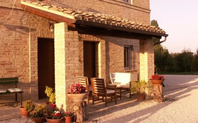 Отель B&B Il Casone Монтелупоне вид на фасад