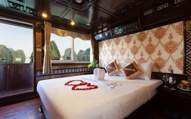Отель Halong Bay Hai Au Cruise вид на фасад