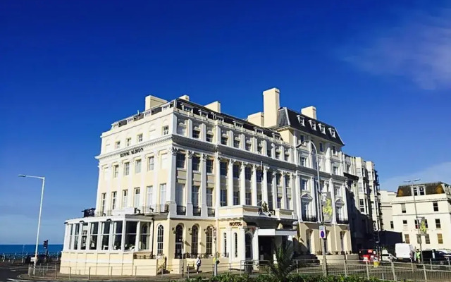 Отель Royal Albion Hotel Великобритания, Брайтон - отзывы, цены и фото номеров - забронировать отель Royal Albion Hotel онлайн вид на фасад