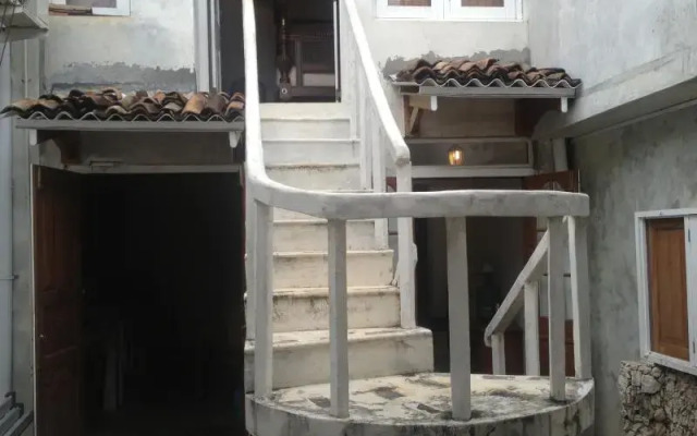 Отель Rifkys Galle Fort Residence вид на фасад