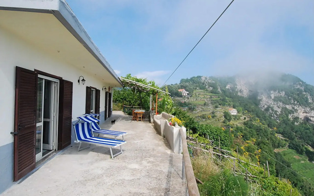 Отель Holiday home Dea Afrodite Praiano Аджерола балкон