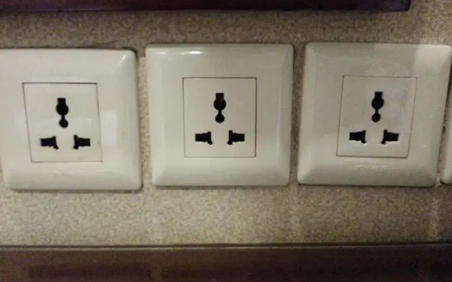 East Asia Hotel вид на фасад