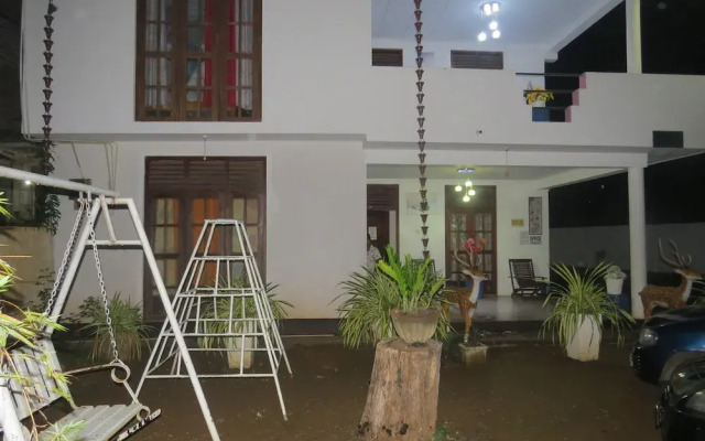 Thisara Guest Hotel Rooms вид на фасад