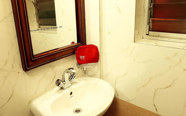 OYO Rooms Kalighat Lake Market