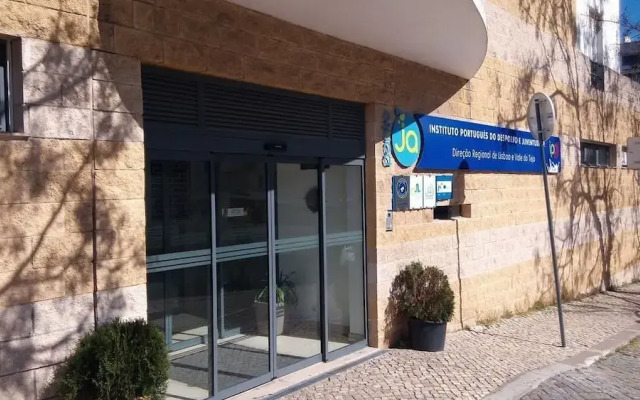 HI - Parque das Nacoes Youth Hostel вид на фасад