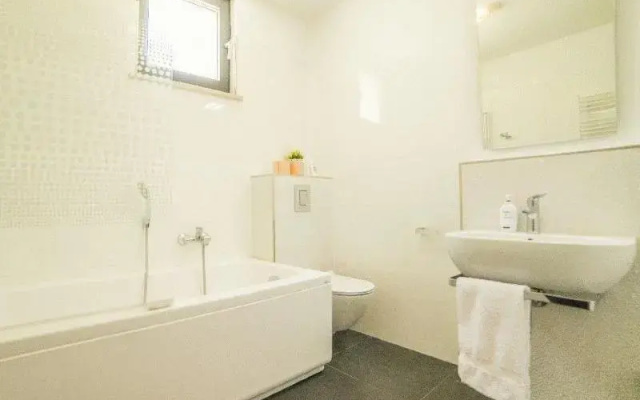 Marin - One Bedroom