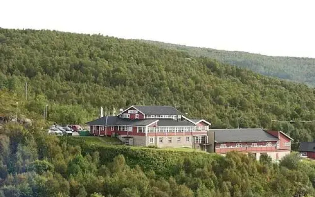 Отель Tjeldsundbrua Kro & Hotell вид на фасад