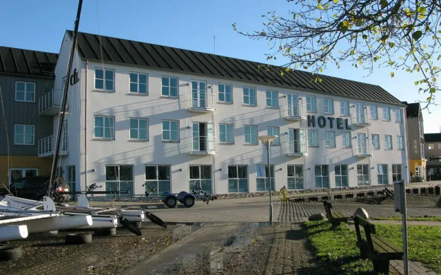 Отель BB-Hotel Aarhus Havnehotellet Дания, Орхус - отзывы, цены и фото номеров - забронировать отель BB-Hotel Aarhus Havnehotellet онлайн вид на фасад