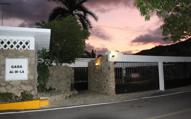 Отель Casas y Villas Real Estate - Casa Aldila вид на фасад