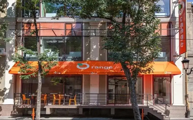 Orange Hotel вид на фасад